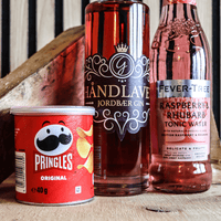 Thumbnail for Jordbær Gin + Tonic & Chips - Gourmet-Butikken