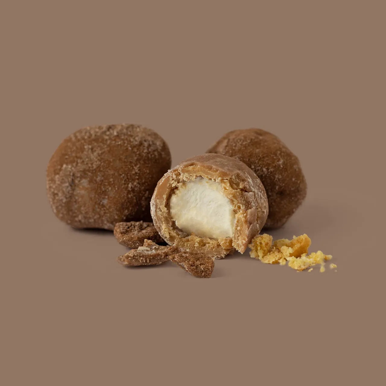 The Mallows - Sprøde Skumfiduser m/ Cookie & Mælke Chokolade - 90g. - Gourmet-Butikken
